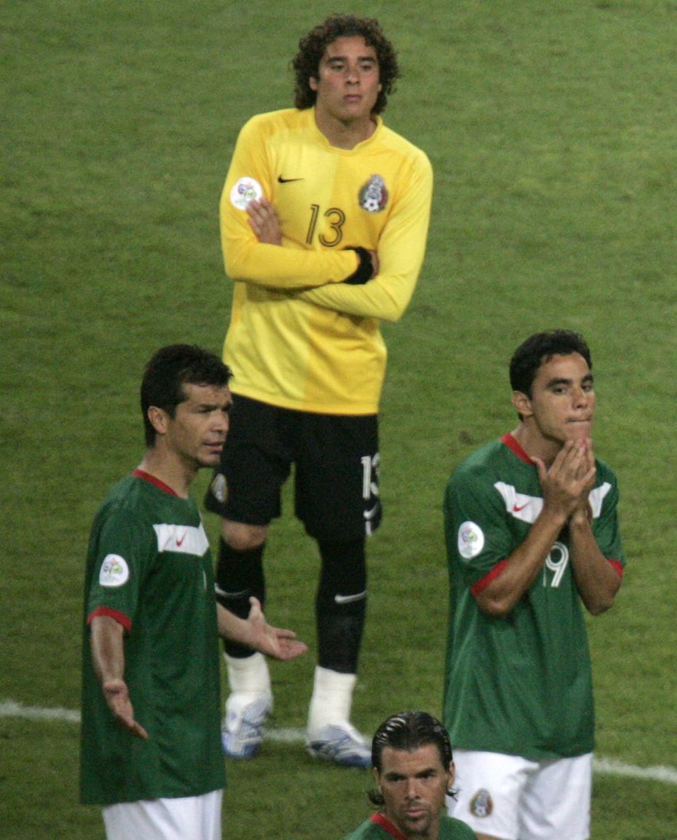 CanBayer's tweet photo. @DAZNFootball méxico had nike jerseys at the 2006 world cup https://t.co/7tnp9bRCxr