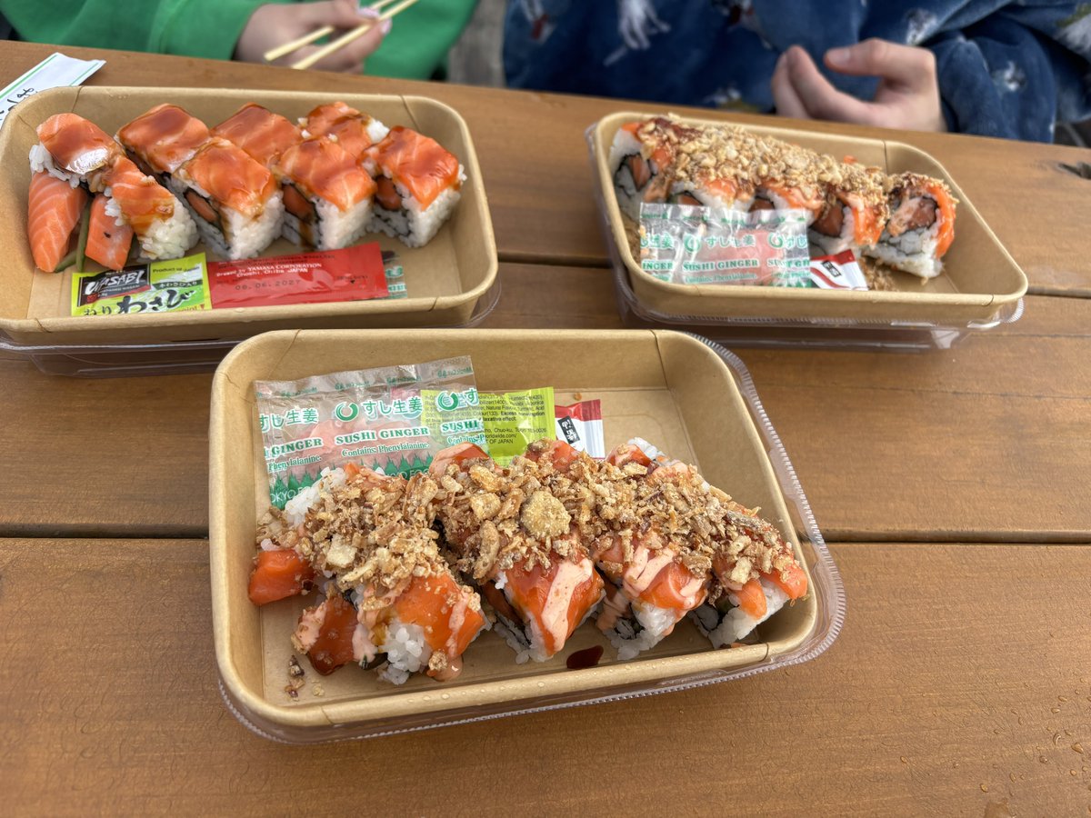sumikko_NZ's tweet photo. Queenstown Trip ①
ChristchurchからTekapo、Pukaki、Twizel 、Cromwellなど経由して到着。
いい景色見ながらビュッフェ食べて、そのあとは夜のLuge楽しんだ🙃 https://t.co/VwZ20ycKAN