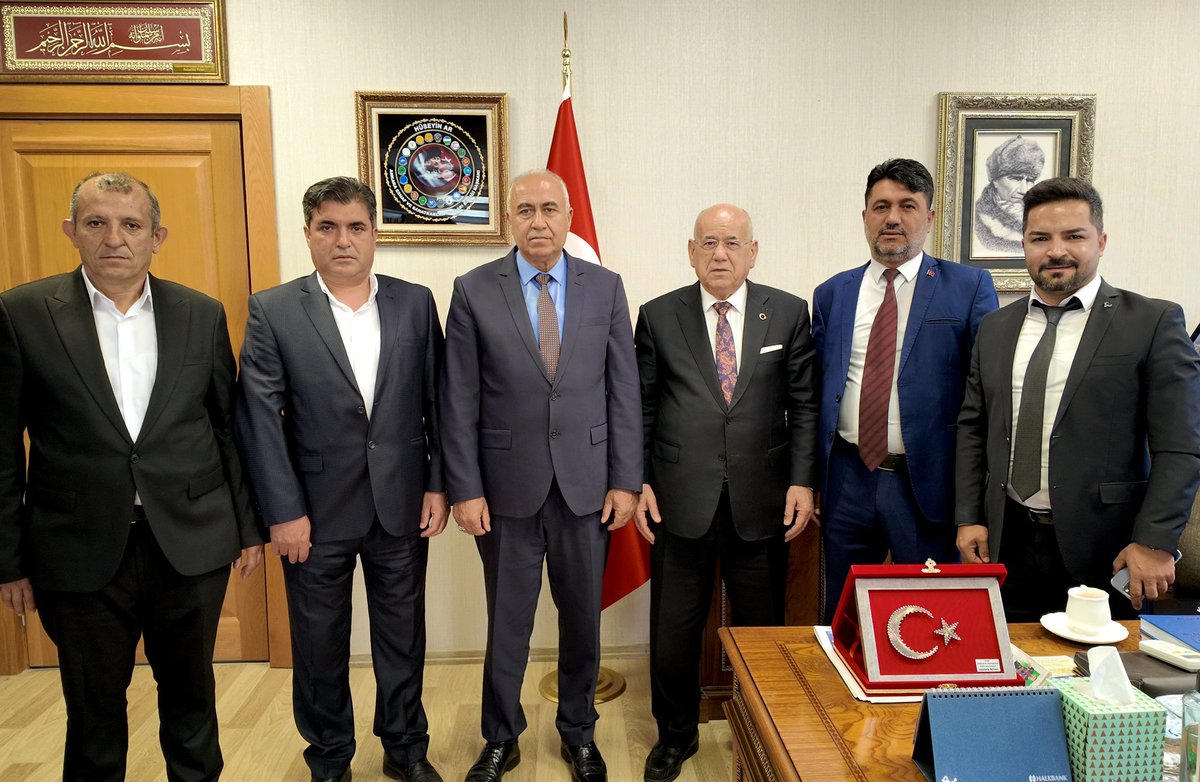 ankesob's tweet photo. Akyurt Şoförler ve Otomobilciler Esnaf ve Sanatkârlar Odamızın Başkanı ve yönetim kurulu üyeleri, Birlik Başkanımız Hüseyin Ar’a hayırlı olsun ziyaretinde bulundu. Geçmiş Kurban Bayramı vesilesiyle de gerçekleşen nazik ziyaretleri için teşekkür ediyoruz. https://t.co/LMgFwFmD6C