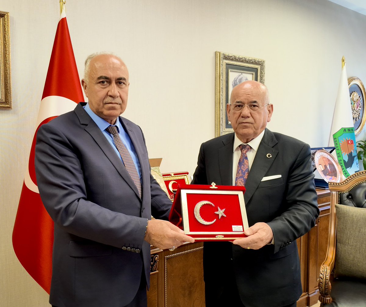 ankesob's tweet photo. Akyurt Şoförler ve Otomobilciler Esnaf ve Sanatkârlar Odamızın Başkanı ve yönetim kurulu üyeleri, Birlik Başkanımız Hüseyin Ar’a hayırlı olsun ziyaretinde bulundu. Geçmiş Kurban Bayramı vesilesiyle de gerçekleşen nazik ziyaretleri için teşekkür ediyoruz. https://t.co/LMgFwFmD6C