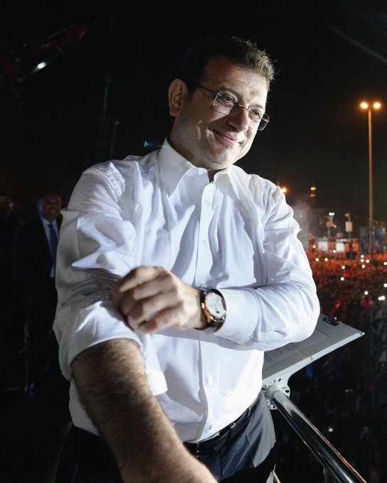 TC_MKemal's tweet photo. Ekrem Bey'e beğeni ❤️ ve destek 👏 butonudur.  

İyi ki doğdun Ekrem İmamoğlu ❤️👏 https://t.co/iOUPvROW8S