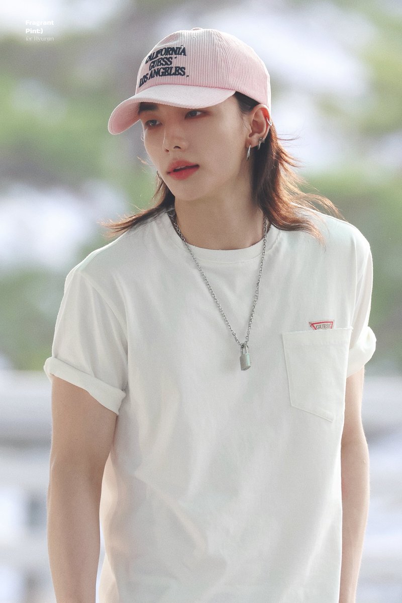Fragrant_Pint's tweet photo. 260603 ICN

#현진 #Hyunjin #黃鉉辰 
#스트레이키즈 #StrayKids https://t.co/YiupU6Tt9e