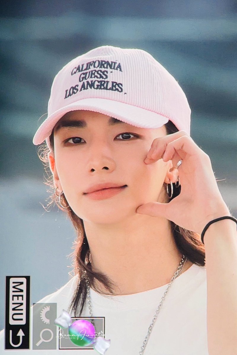 GummyJiniret320's tweet photo. 260603 ICN

#Hyunjin #현진
#HYUNJINxGUESS https://t.co/pDOzwQg3BQ