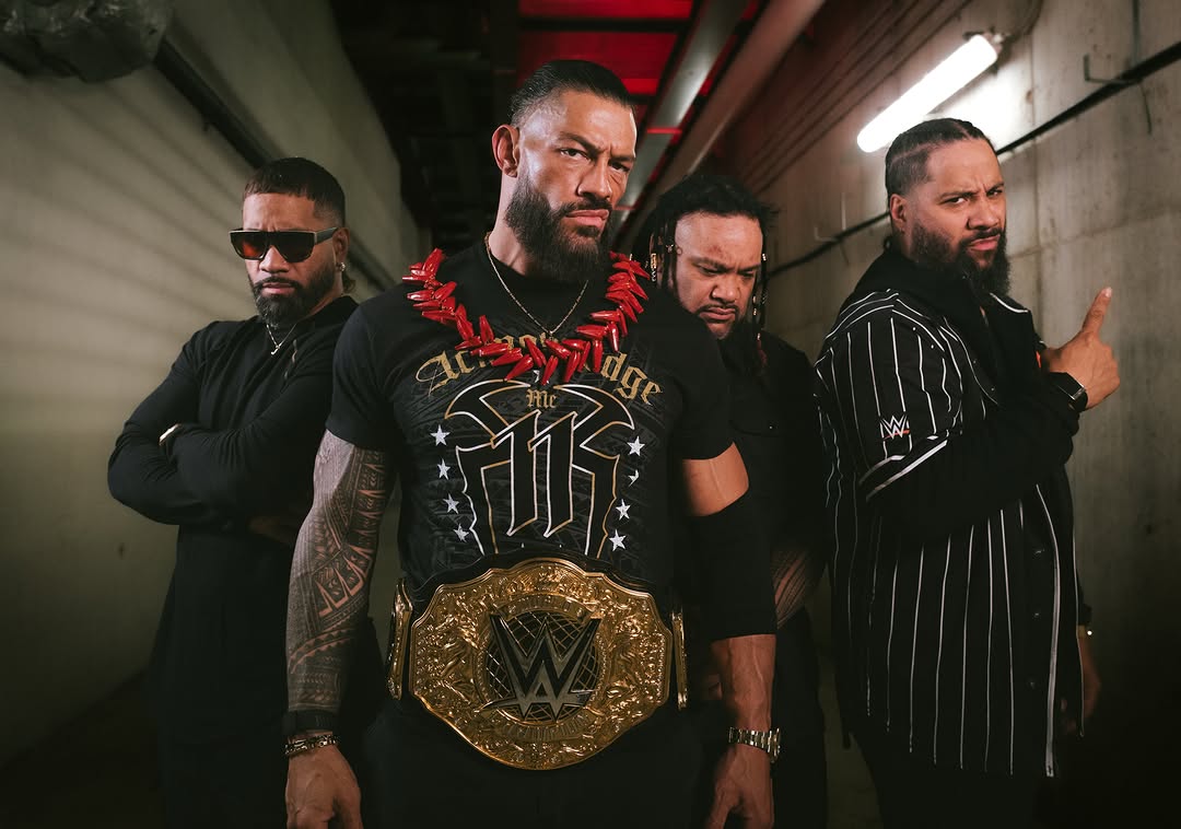 HananBhat_07's tweet photo. The New Bloodline.☝🏻
#RomanReigns
#WWERAW https://t.co/KMvg5Z7bGs