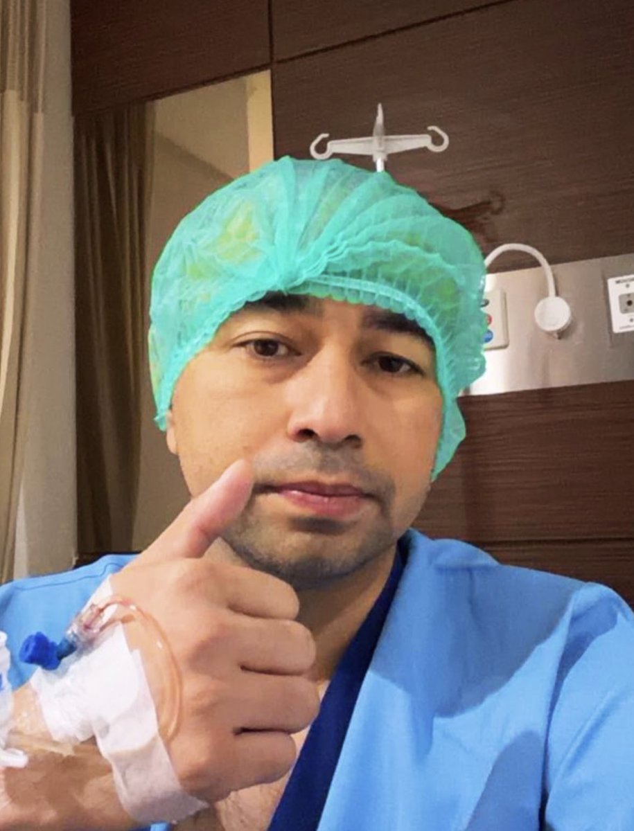 insidefolkative's tweet photo. Raffi Ahmad berbagi cerita alami benjolan di area bahu. 

"Dari hasil pemeriksaan kemungkinan mengarah pada lipoma (penumpukan jaringan lemak), kista atau benjolan jinak lainnya. Ukurannya sekitar 5-6cm kedalam &amp; tentu perlu dipantau serta ditangani dgn baik sesuai arahan dokter. https://t.co/8cNqqtF1rG