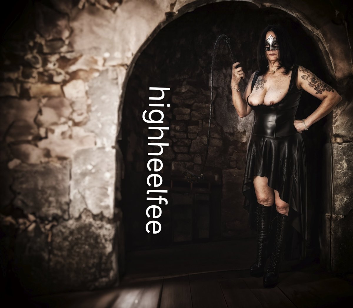 highheelfee's tweet photo. Einen schönen Tag für euch https://t.co/3iDpzPZEmh