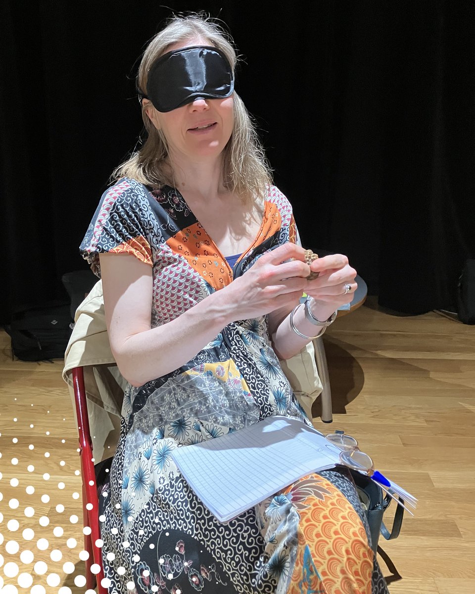 UNADEV_France's tweet photo. ✨Retour sur un atelier d’écriture à Paris 
Le vendredi 22 mai, un atelier d'écriture inclusif s'est tenu à la médiathèque Marguerite Yourcenar. Bénéficiaires et grand public se sont réunis autour d'une expérience créative, sensorielle et humaine. https://t.co/CIhRf15MzZ