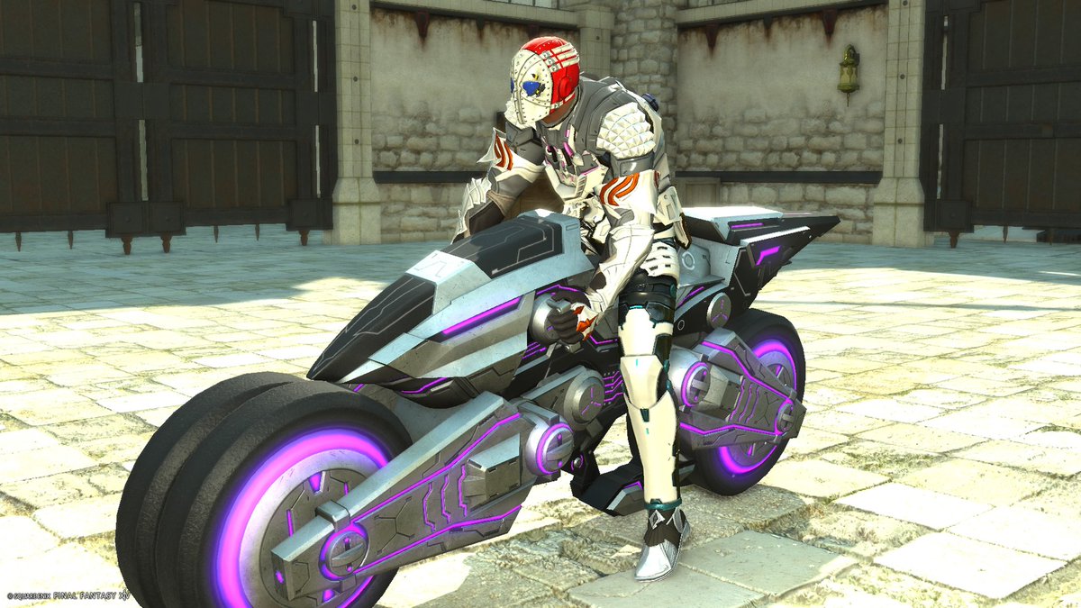 bodybuilderMk2's tweet photo. この男、刑事で仮面ライダー！！

#FF14 #コスプレミラプリ https://t.co/BxLxmjk9AG