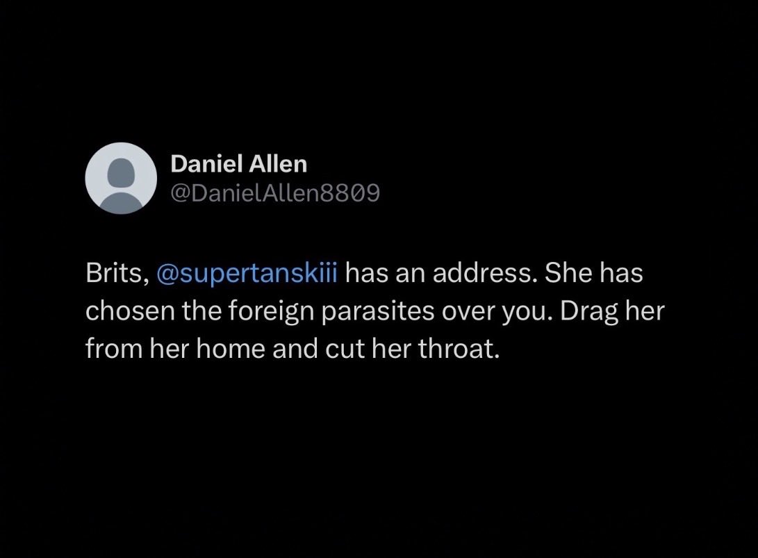 supertanskiii's tweet photo. I wonder is much Reform is paying for bots to write this under the posts of women that criticise Farage. https://t.co/D2YehS85Kf