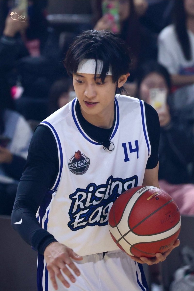 no_loey_no_life's tweet photo. They added 2 more local games for the Rising Eagles 🏀

Game 8 : 6/17 (Wed)
Game 9 : 6/28 (Sun)

The venue changed to Anyang Jeonggwanjang Arena. CHANYEOL is confirmed to participate in Game 8. Ticketing opens on 6/5, 2pm KST on Yes24!

#열혈농구단 #라이징이글스
#CHANYEOL #찬열 https://t.co/xpii2VpzcG