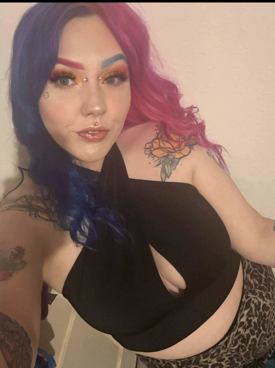 PrincesssArielx's tweet photo. A Goddess too good for you💙🩷

#humiliation #paypig #findom #kink #payslave #pig https://t.co/vWri7VxJn3