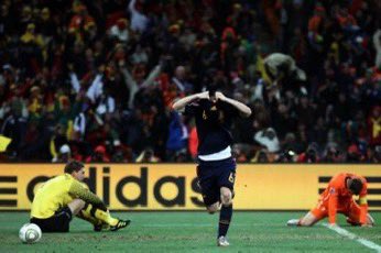 liamdahgoat's tweet photo. Andrés iniesta,world cup 2010. https://t.co/oqWg0WRcYv