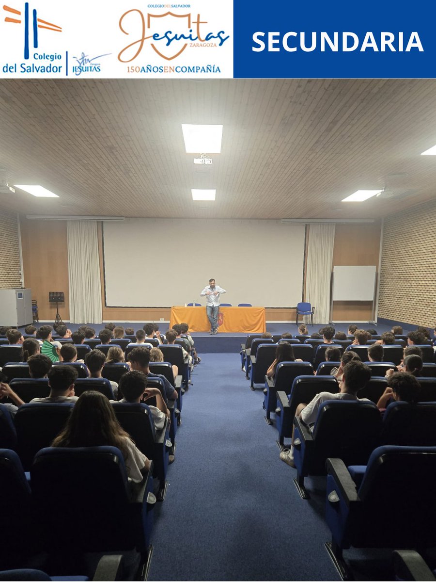 Jesuitas_ZAR's tweet photo. El viernes pasado, los alumnos de 4º ESO disfrutaron de la charla y compañía de David Lozano, autor de uno de los libros que se han leído este curso, Intruso, ganador del Premio Gran Angular 2024. @DavidlozanoG https://t.co/6CyYUgSnJ2