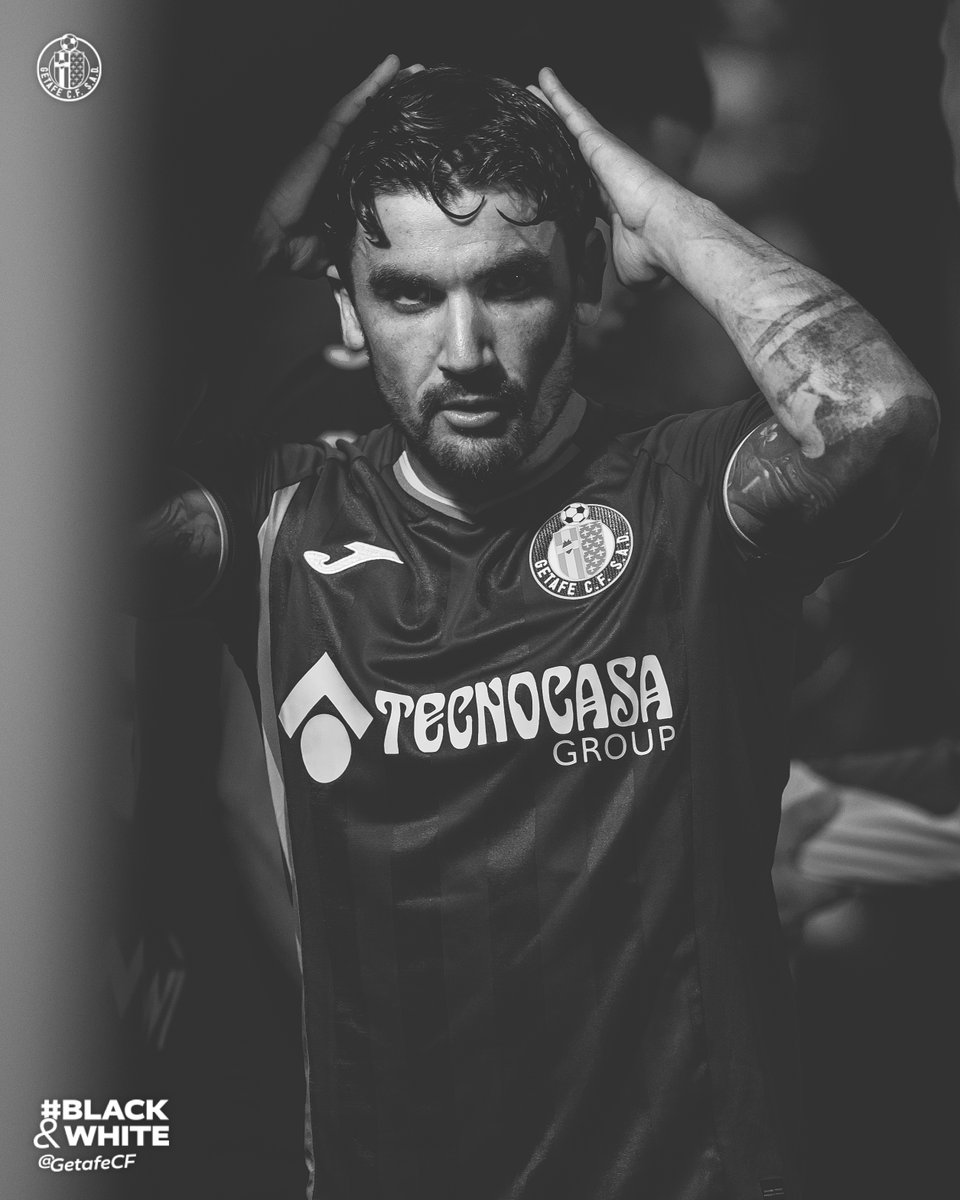 GetafeCFen's tweet photo. 🎱🇺🇾🎩

#ByN https://t.co/6fNrcuU71I