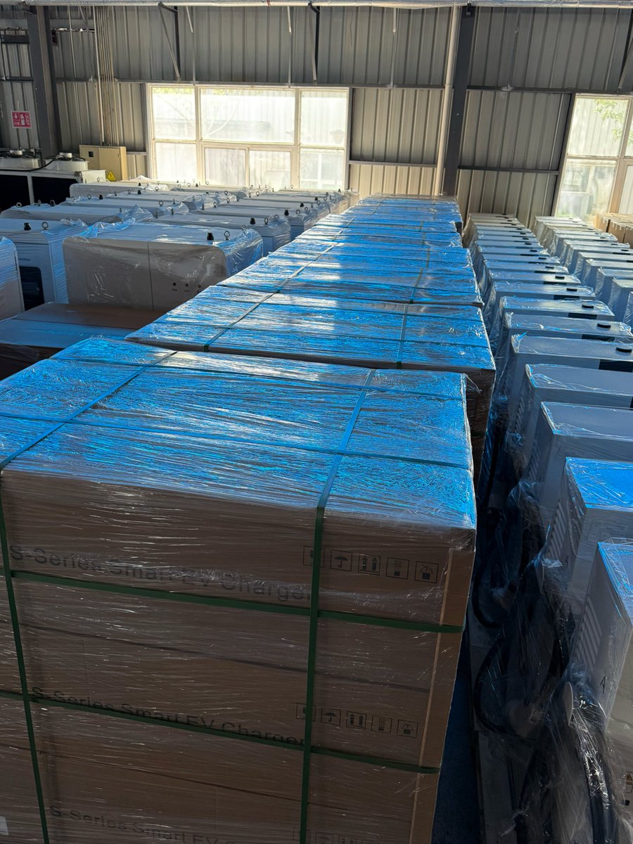 linkcharging's tweet photo. Boxes? Stacked. ✅
Orders? Rolling in. ✅
Team energy? Through the roof. 🚀

Fresh 𝐄𝐉𝐎𝐑𝐍𝐄𝐄 𝐒-𝐒𝐞𝐫𝐢𝐞𝐬 shipment on the move — smarter charging, delivered to your corner of the world. ⚡🌍

📩 hello@linkcharging.com
🌐 https://t.co/0o6y4G0Hhs
#LCTC #EVCharging https://t.co/z6gflwUv7b