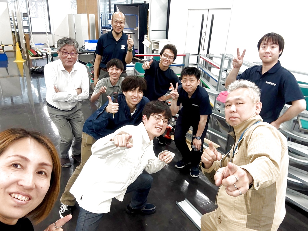 machicoco72's tweet photo. 第2回 製造業対抗ミニ四駆大会大阪工業大学カップ 
企業チーム ・学生チームの参加者募���中！

エントリー・詳細はこちら
https://t.co/xlkG55uPTn 
開催は 2026年6月27日（土）、会場は 東大阪市役所。
学生と企業が仕掛けるコースを、攻略する本気の競技です。

観戦は無料です！おたのしみに！ https://t.co/DiJsbW0i8W