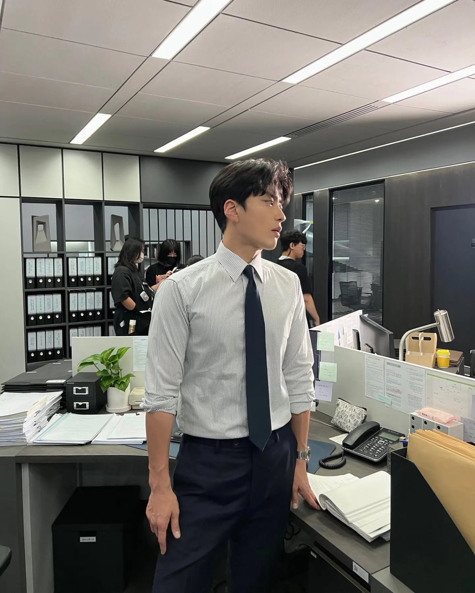 devil_Ayo_'s tweet photo. 81년생 얼굴 ㅈㄴ 좋아서 활짝 웃음..
오지콤 발현하려면 이정도 남자여야만 함 https://t.co/vjEwt7k8OF