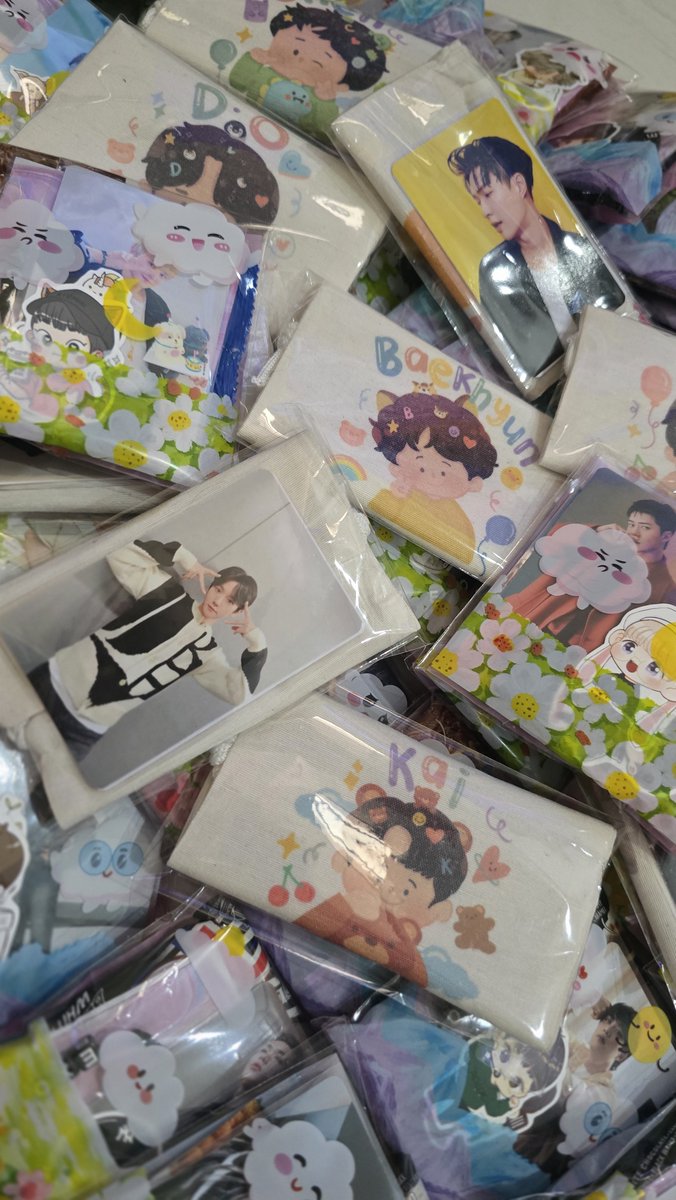 salsayss's tweet photo. Ready for EXhOrizon in Jakarta! 
See you, EXO-L!!!
Follow @mr_breeze94 for details!! ♡♡♡
#EXHORIZON_IN_JAKARTA https://t.co/zpu4V6Vh4B