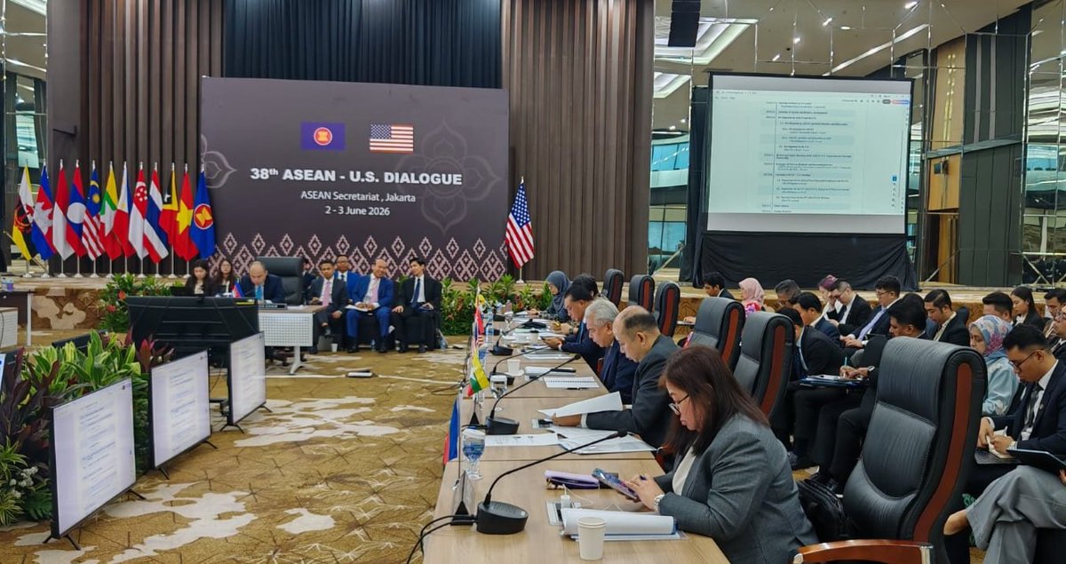 MalaysiaMFA's tweet photo. ° Secretary General  and the ASEAN SOM Leader of Malaysia, Tan Sri Amran Mohamed Zin led the Malaysian delegation to the 38th ASEAN-United States Dialogue held on 3 June 2026 at the ASEAN Secretariat, Jakarta, Indonesia.

° The Dialogue reviewed progress and the future direction of the ASEAN-United States Comprehensive Strategic Partnership, with discussions centred on building a Stronger, Safer and More Prosperous partnership framework between ASEAN and the United States. The Dialogue reaffirmed ASEAN Centrality while navigating complex Indo-Pacific geopolitical risks.

° Malaysia contributed to discussions on maritime and regional security, people-to-people ties through programmes such as YSEALI and the Fulbright United States-ASEAN Visiting Scholar Programme, and economic cooperation encompassing the ASEAN Digital Economy Framework Agreement, resilient supply chains, and clean energy transition, including support for the ASEAN Power Grid.

° The Dialogue further exchanged views on the latest regional and international developments, including the South China Sea, the situation in the Middle East, Palestine and the importance of holding international law based on UN Charter, international humanitarian law and UN resolutions. 

🇲🇾🌐🇺🇸| 38th ASEAN-United States Dialogue

#WismaPutra #MalaysiaASEAN #38ASEANUSDialogue #DiplomasiMADANI #TaatSetia #MalaysiaMADANI