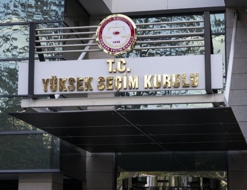 Pointertr's tweet photo. #SONDAKİKA 
YSK CHP'nin mutlak butlan başvurusuna yaptığı reddinin gerekçesini açıkladı: 

Mahkeme kararını yetkili merci inceler, YSK temyiz mercii değildir. 

İddiaların tespitine yöhelik YSK'nın görevi yoktur. https://t.co/8ZxIZZmvHe