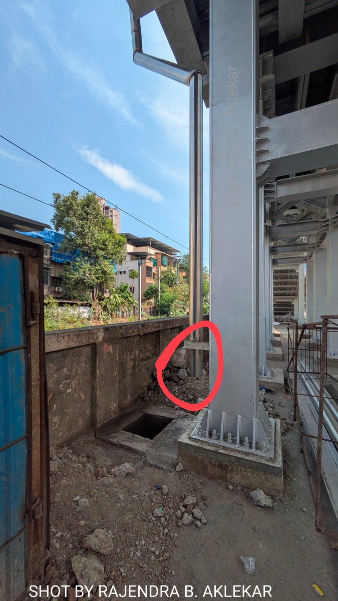 rajtoday's tweet photo. Are MRVC's new bridges in Mumbai preparing for showers for commuters?  This is Mulund. https://t.co/7pmYLe2a1t