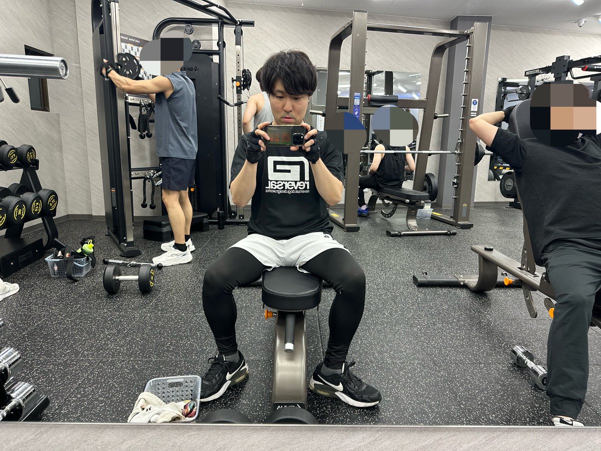 be_sono02's tweet photo. 台風で在宅勤務だったので18時半前に来れちゃったポメ🏋️ https://t.co/3citgloRd6