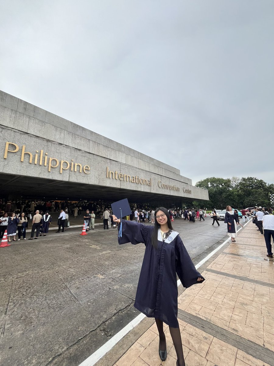 strawbaess's tweet photo. Cheol said “Get a diploma” so I did. 🎓 https://t.co/brnZKIyZ70