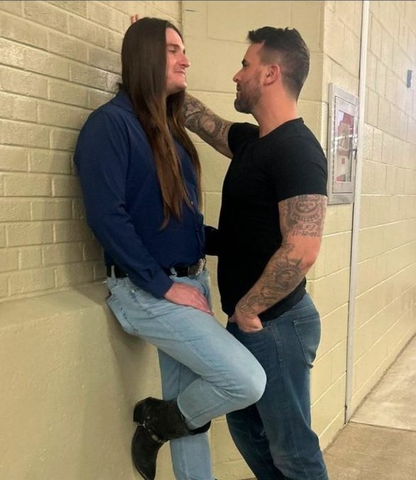 TechHouse77's tweet photo. @atensnut I'm voting for the pastor who's a Godly man and has a beautiful woman by his side. 🙏 
I'm not voting for a pedo protector who was impeached by his own party and was under FBI investigation. "Anyone under FBI investigation should never run for office." -Trump 🫢👀🫢 https://t.co/rcT22V7fwG