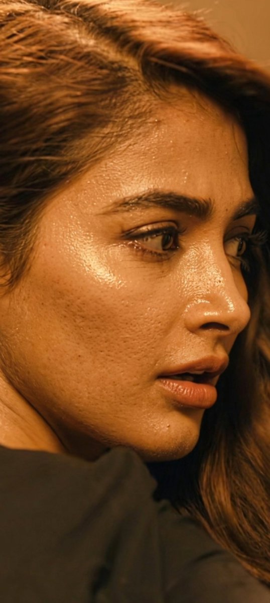 Poojahegde1310's tweet photo. Some faces are pretty. Pooja Hegde's face is unforgettable. https://t.co/hNSr2LnSpl