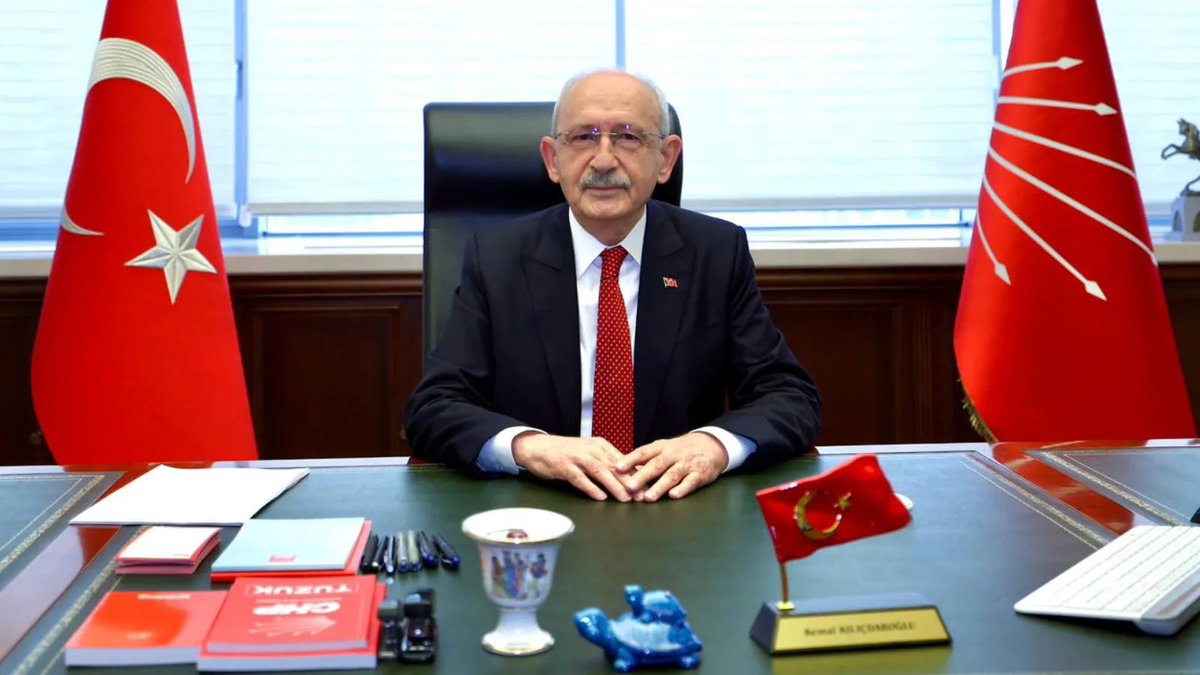 etkilihaberyeni's tweet photo. Timur Soykan'ın iddiası:

"Kemal Kılıçdaroğlu bundan 5-6 ay önce çok önemli bir belediye başkanını ziyaret ediyor ve 'İtirafçı ol' diyor. İBB davalarını büyütmesini istiyor. Mutlak butlanı bekliyor çünkü." https://t.co/6m0tRURYV7