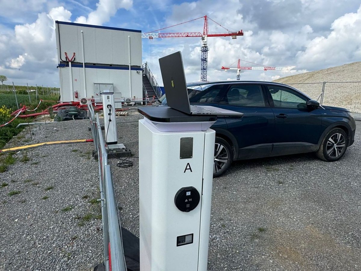 linkcharging's tweet photo. 🇫🇷 EV charging where real work happens.
EJORNEE S-Series deployed at a partner site in France⚡
Built for : ✅ Dual 22kW charging ✅ MID-certified energy metering ✅ Reliable outdoor performance
Contact us👇
📩 hello@linkcharging.com
🌐 https://t.co/0o6y4G09rU
#LCTC #EVCharging https://t.co/e6ku3oP1NN