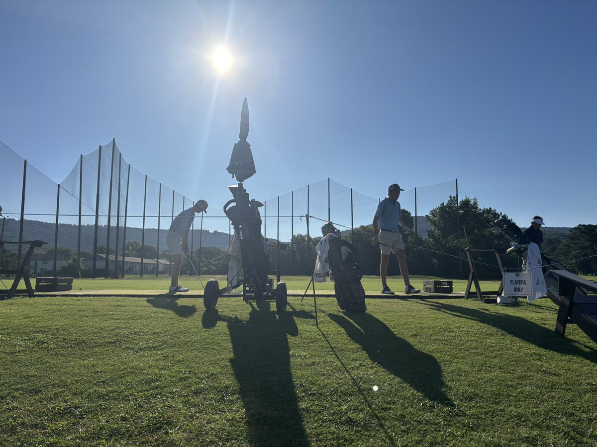VOL_Chad's tweet photo. Want to be entertained?

Watch players &amp; parents fight over range spots at an AJGA event!! https://t.co/jN3POND0YW