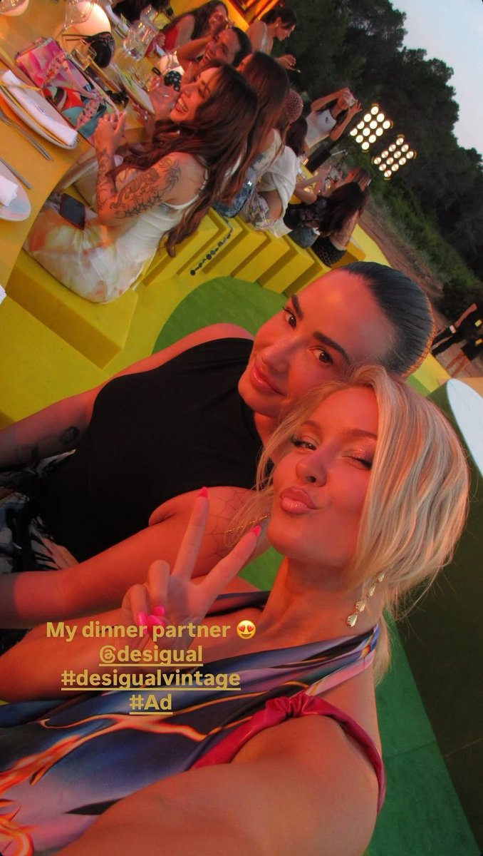 portallovato's tweet photo. “minha companhia do jantar”

📸 | Zara Larsson via Instagram Story ao lado de Demi Lovato no evento da marca Desigual em Ibiza. 🤍 https://t.co/NXgMGLl8JH