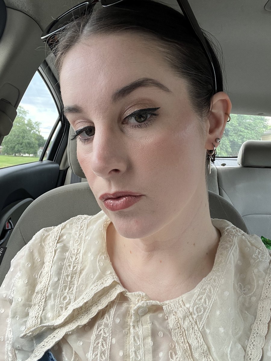 joolswhore's tweet photo. speaking my truth. the tdwp2 loreal lipstick andy wears is not a good formula. feels cheap and plasticky and i probably shouldn’t have expected much from a free promotional product but ew. good color on me tho! https://t.co/qUv2t1bvQo