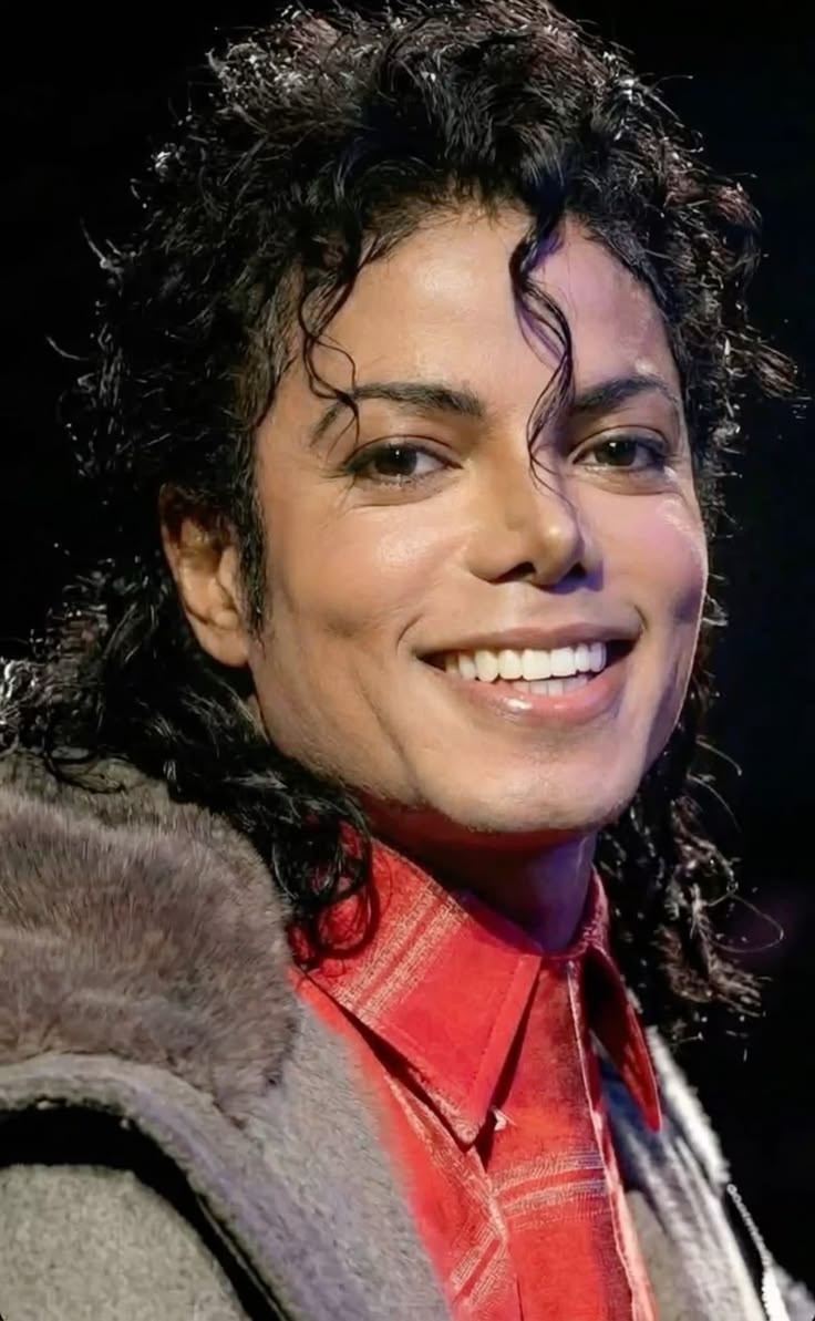 ALegendCalledMJ's tweet photo. Imagine a human being this beautiful, a song writer, a dancer, an actor, a singer, choreographer, an artiste, a director, a humanitarian, a father.
Michael Jackson was perfection 
A 10/10 📌 https://t.co/uGNzZYymsh