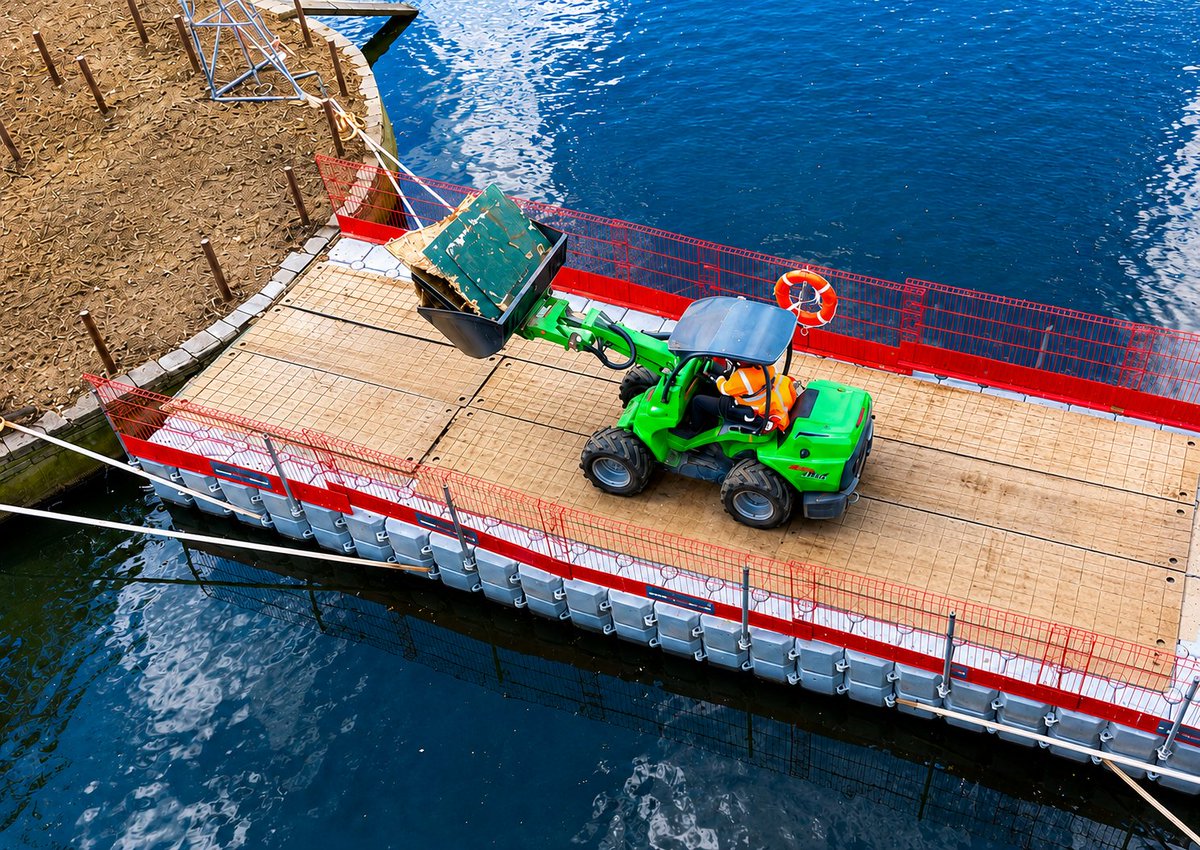 floatingpontoon's tweet photo. We’ve had one of our pontoons in Twickenham for the past couple of months, providing access to an island for regeneration works.

The pontoon has been used to transport materials across the water and provide plant access, helping the team move equipment and supplies safely. https://t.co/gNXMD8ySxQ