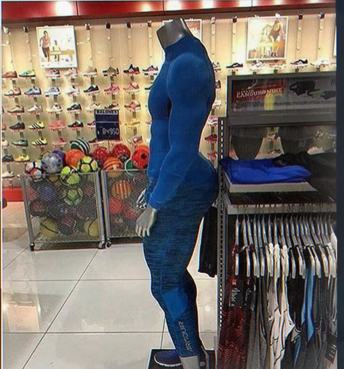 horpeyemie05's tweet photo. Tired of Nikes unrealistic body expectations for men😩 https://t.co/sVzcSksuL0