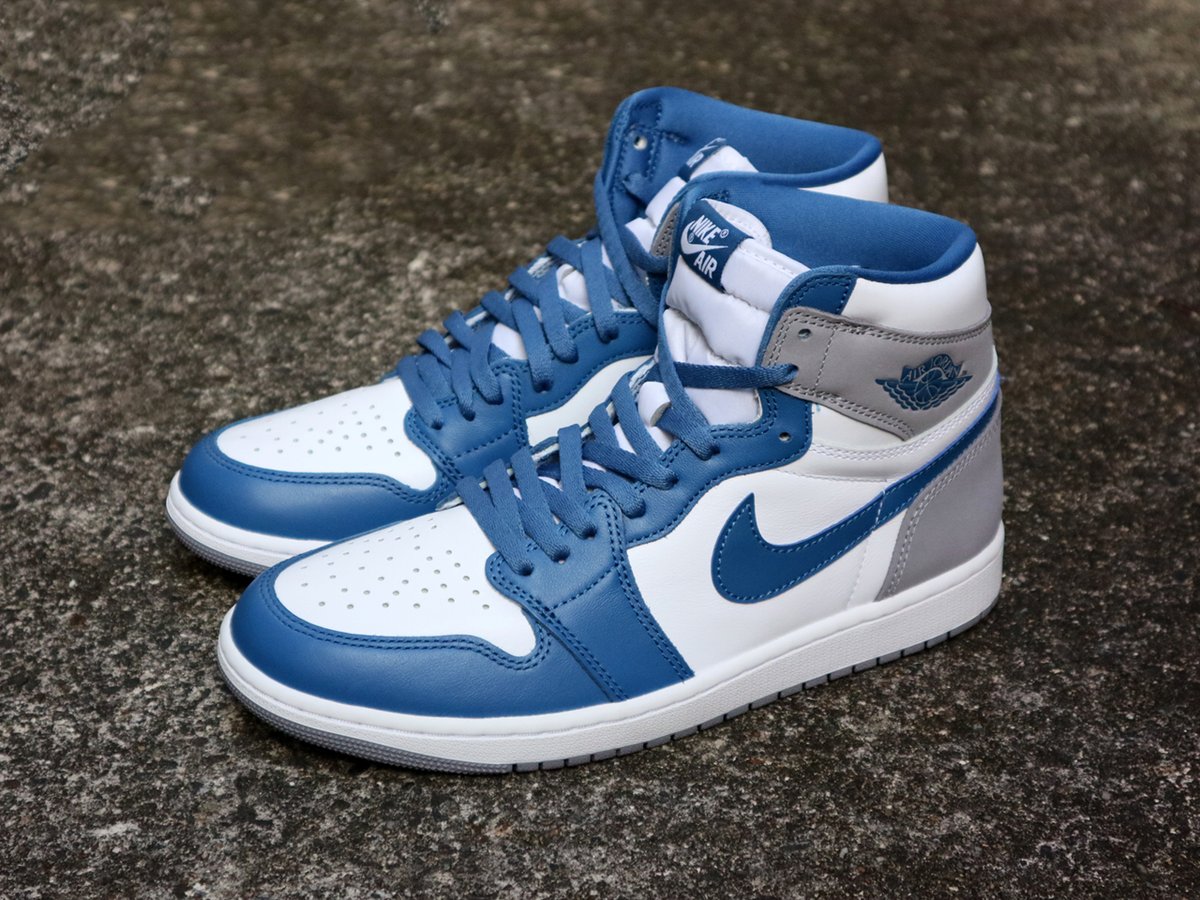 sneakershopskit's tweet photo. AIR JORDAN 1 RETRO HIGH OG
「AIR JORDAN 3」の35周年を記念して、オリジナルカラーの"TRUE BLUE"からインスパイアされたカラーを採用したスペシャルエディション
https://t.co/9ZdDW6fYGN https://t.co/ugkBF0T9gX