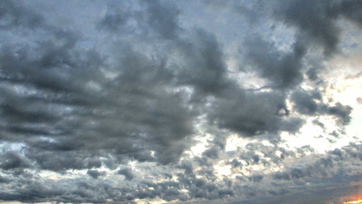 Firstonx's tweet photo. #sky #clouds #photography https://t.co/CJGRxcxnG6
