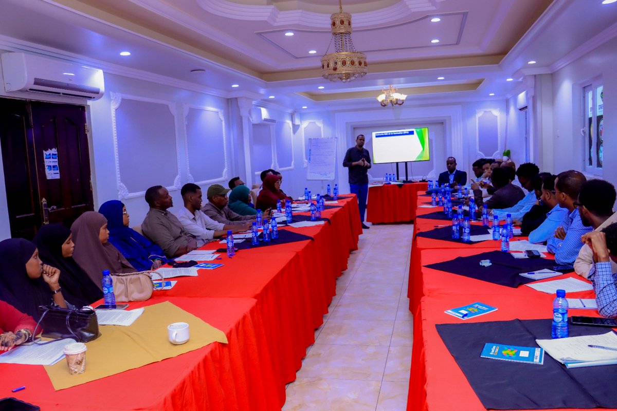 ShoSomalia's tweet photo. The SHO and Somali non-state actors participated in a two-day training to share information on key aspects of the Detention Facility Monitoring Accreditation Framework.
#SHO #Somalia #EU #KAALO #SONSA #CSHRDs #HumanRights #CriminalJustice #Rehabilitation https://t.co/6igrb1dP9G