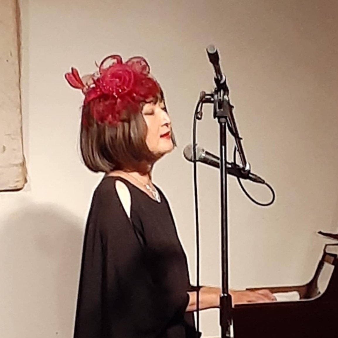 fujimari2980's tweet photo. 超！お待ちしてます😻前売り設定ありますのでゼヒご予約下さい🙏
6/5金）京都.西院　ウーララ
ｳｰﾗﾗ26周年イベント
〜忘れる事のない夢の夢を見る
出演順）ワイコ/石山雅人/正垣祐樹/藤川真里
18:30/19:00前2000当2500+d600
京都市右京区西院東今田町20ｼｬﾋﾟﾀﾝ六角 2F
https://t.co/w8MnBo4kam https://t.co/nG0J7kJYk9
