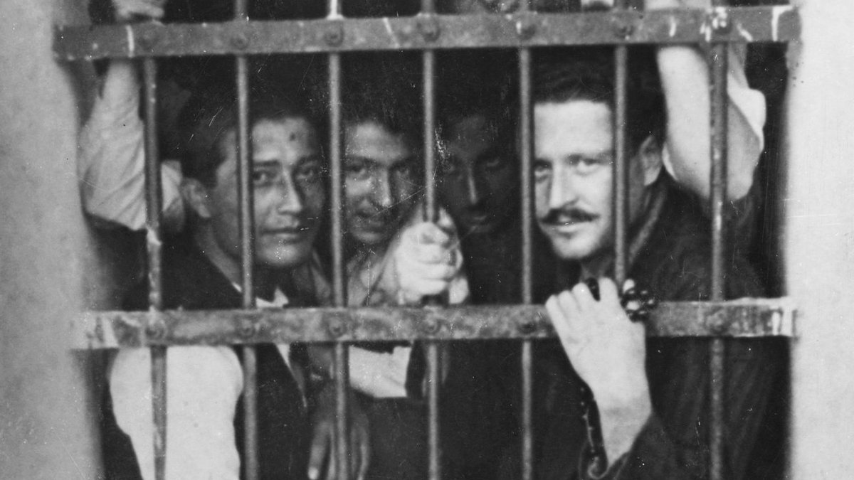 hamsigull's tweet photo. yıllar var ter içinde taşıdım ben bu yükü
bıraktım acının alkışlarına 3 haziran 63'ü https://t.co/y42d7WUcOD