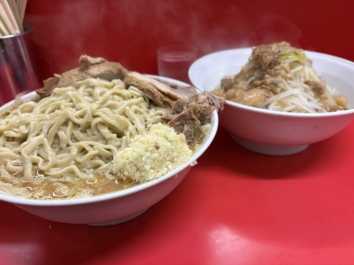 JIRO_LowBP's tweet photo. ラーメン二郎 松戸駅前店III
大ラーメン
今日もウメェェェ
店主さん助手さんご馳走様です！ https://t.co/pvb0YH7qHd