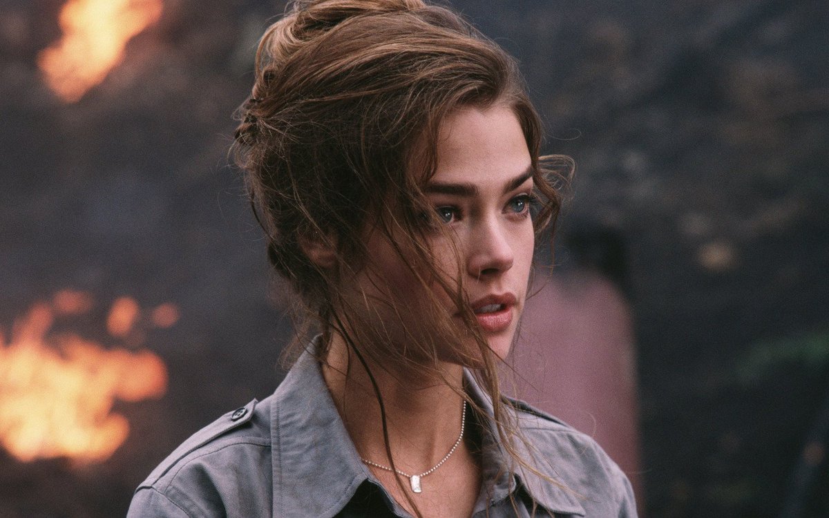 Priite11's tweet photo. 5. Denise Richards
6. Drea de Matteo https://t.co/71w019cshk