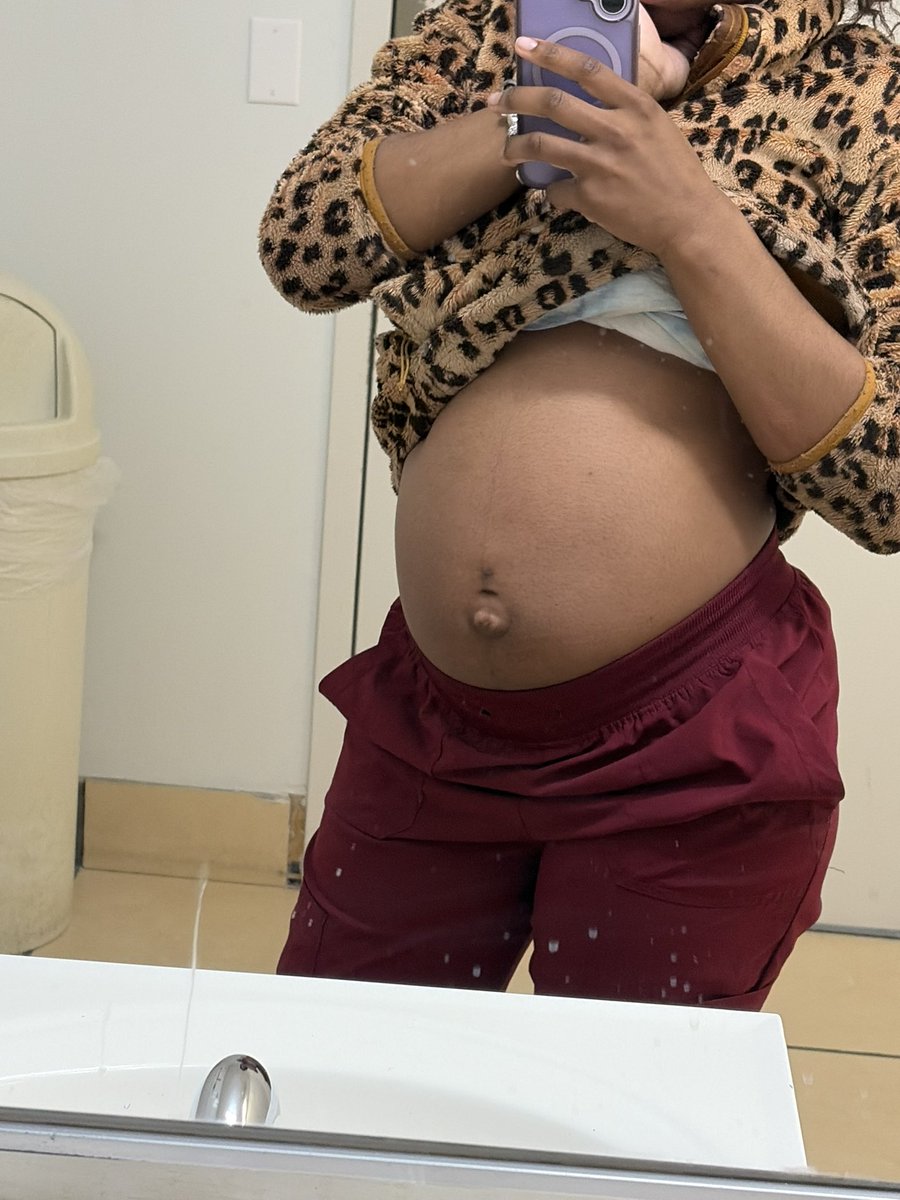 laaylizzy_'s tweet photo. tiny hands, tiny feet, i can’t wait until we meet 🥺🧸👣🩵 #boymomx2 https://t.co/L52tpRuqP9