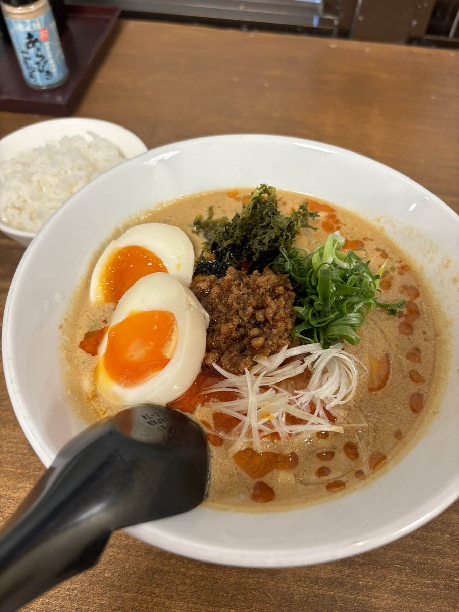 0726aya's tweet photo. 5/31
麺福なかむら
初の旨辛担々麺😚
うまうま〜😋辛いの苦手まではい���んけど得意では無いからいい具合に辛かった😚 https://t.co/oGS7tIWzIm