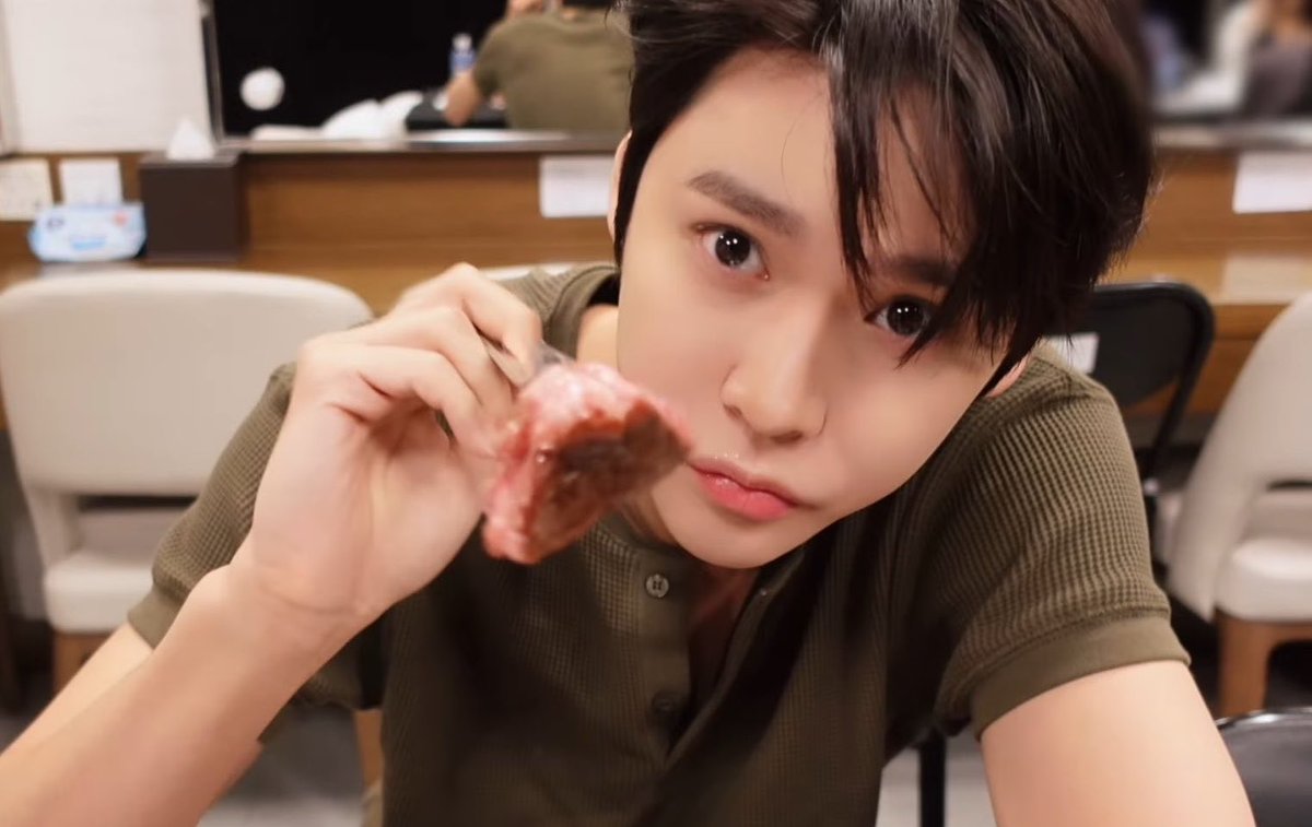 beenforseok's tweet photo. ทำไมเวลาอยู่กับอาหารแล้วชอบเป็นงี้อะ 🥺 https://t.co/nnOsdpZQdd
