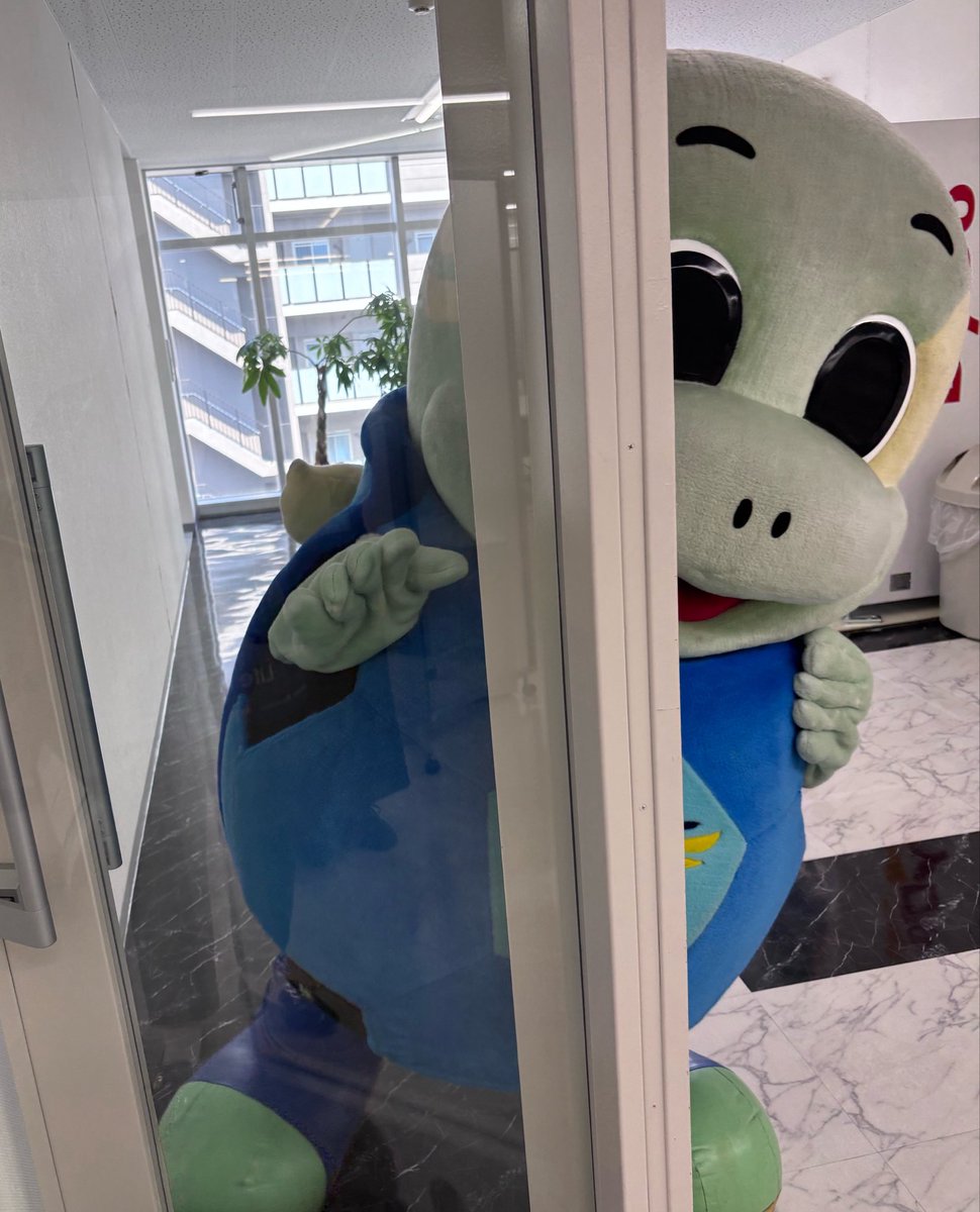 12neetan's tweet photo. おつかめさまです＼(^o^)／
この前、FIGさんの会社訪問に行ってきました〜！！
みなさんのお仕事を見せてもらったり、いっしょにお仕事したりとってもとーーっても楽しかったです⸜(*ˊᗜˋ*)⸝

…お仕事のじゃまもちょっぴりしちゃったかも(´>∀<｀)ゝﾃﾍ

みなさん、動画の公開をお楽しみに✨️ https://t.co/wTVsl3JXNQ