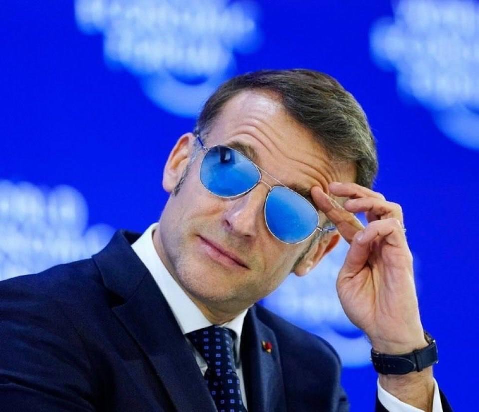 Walter198481's tweet photo. Vous vous souvenez des célèbres lunettes de soleil de Macron ?L'usine qui fabriquait les verres (Dalloz à Saint-Claude dans le Jura) est en liquidation judiciaire. 29 salariés licenciés...
Le « Made in France » version Macron...

https://t.co/Ah29rfv8RL https://t.co/czjqVL1jv1