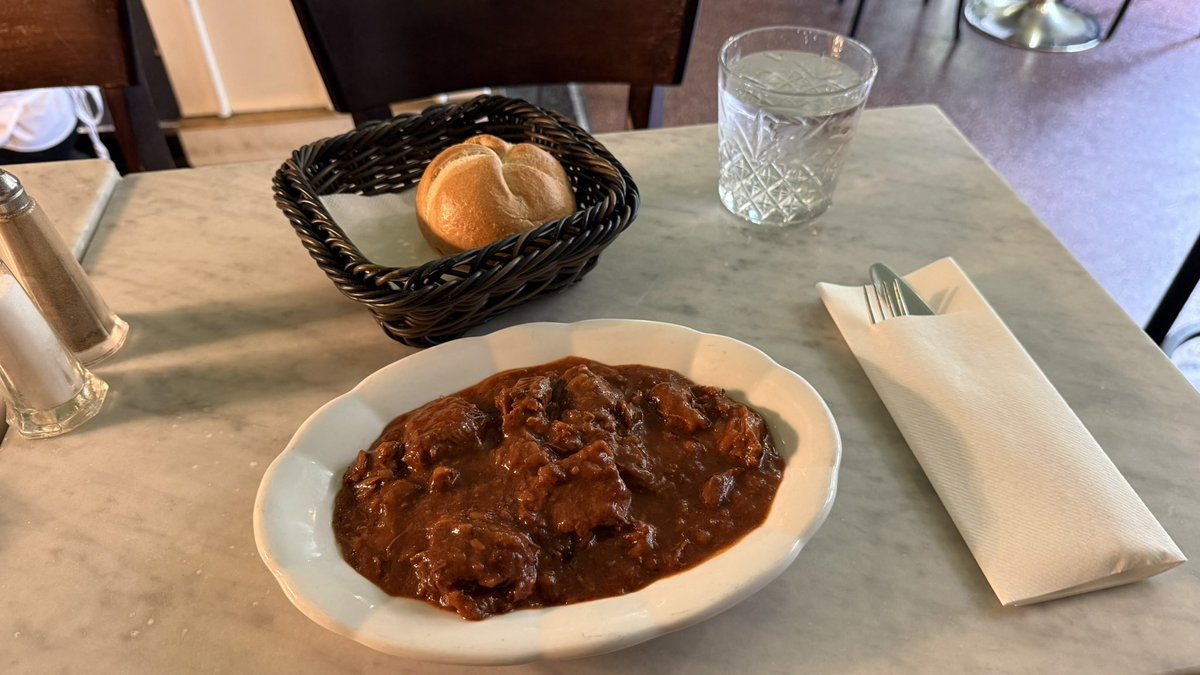 natsusbux's tweet photo. 最終日はやっと空腹感を感じられるようになり、グラーシュを食べた。
美味しくほぼ完食できた✨ https://t.co/T7e9UL8BJ8